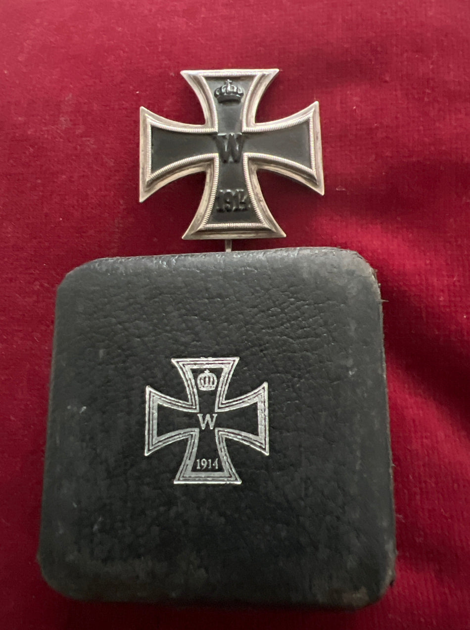 Germany, Iron Cross 1914-18, convex type, hallmark 900, with case, a good example