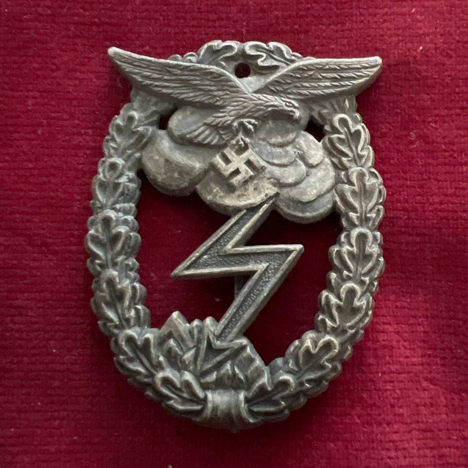 Nazi Germany, Luftwaffe Ground Assault Badge, one piece, late-war, a good example of type