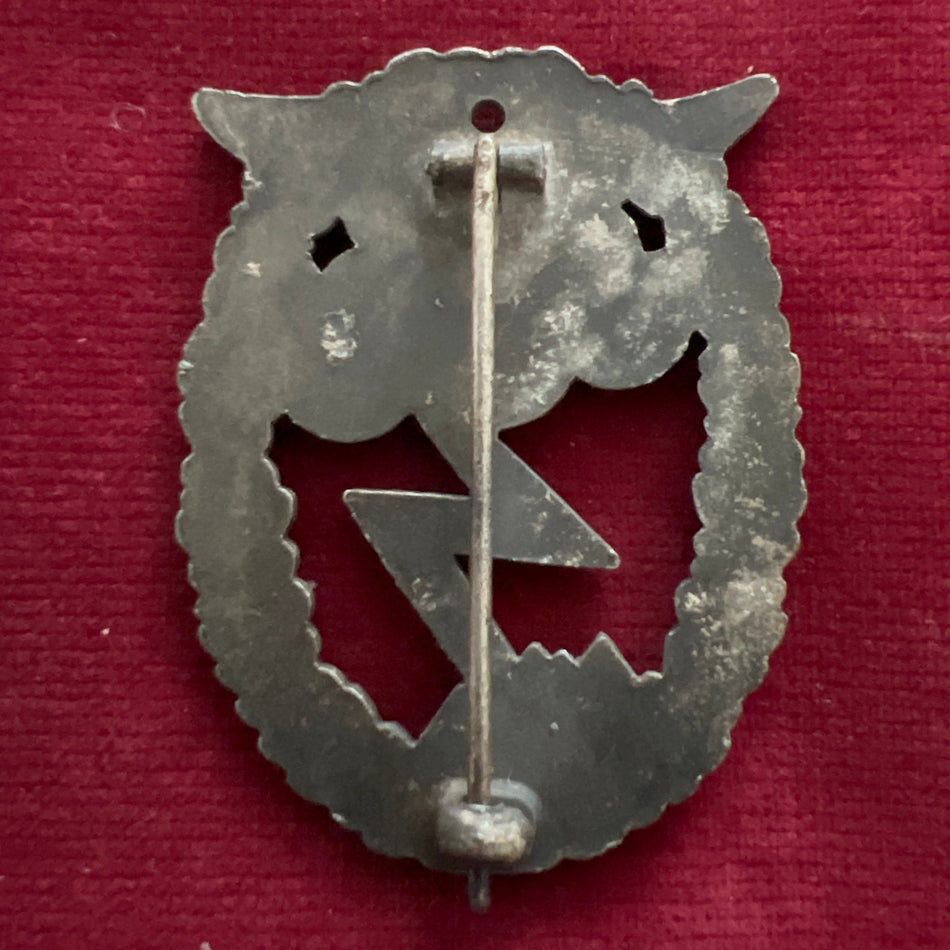 Nazi Germany, Luftwaffe Ground Assault Badge, one piece, late-war, a good example of type