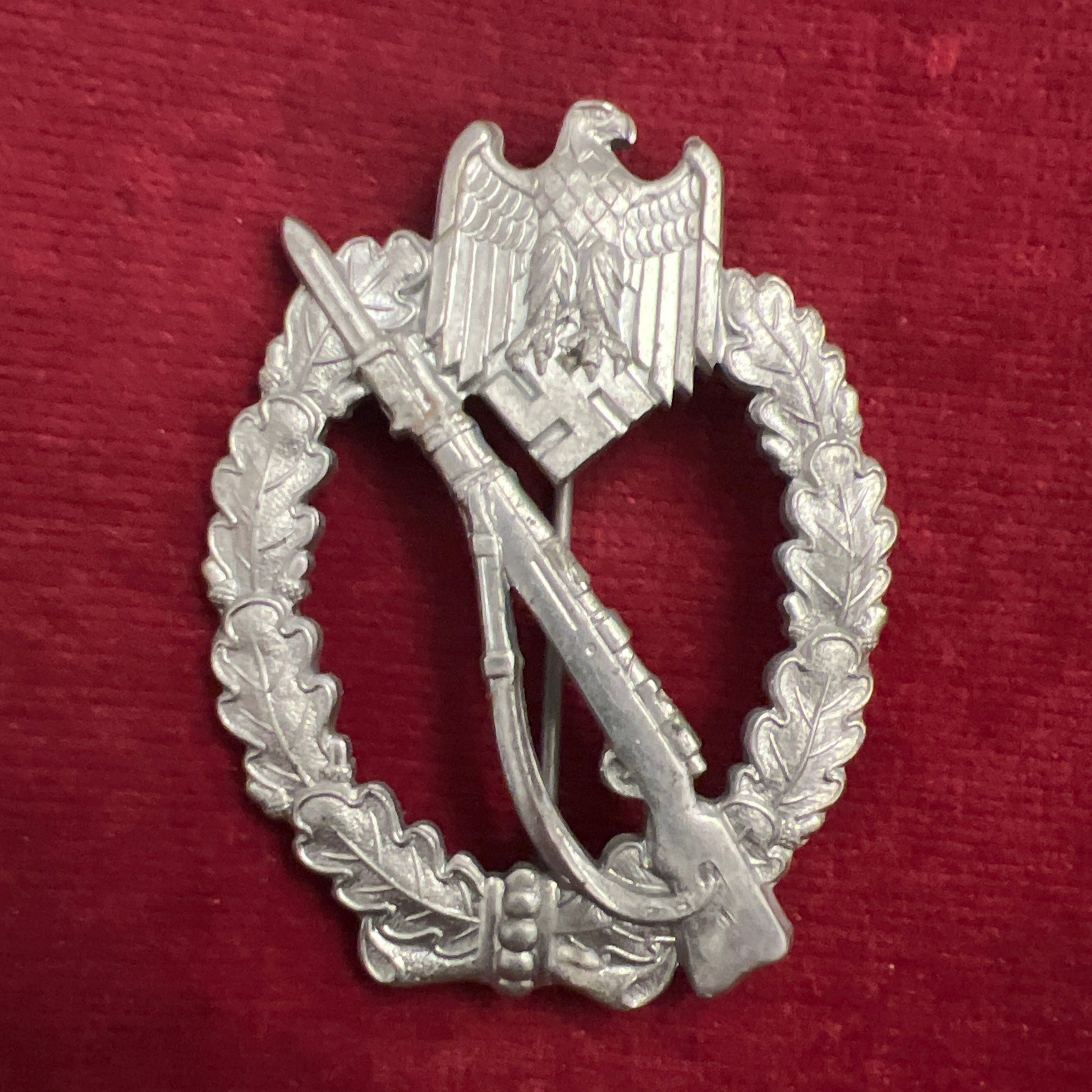 Nazi Germany, Infantry Assault Badge, silver finish, a good example ...