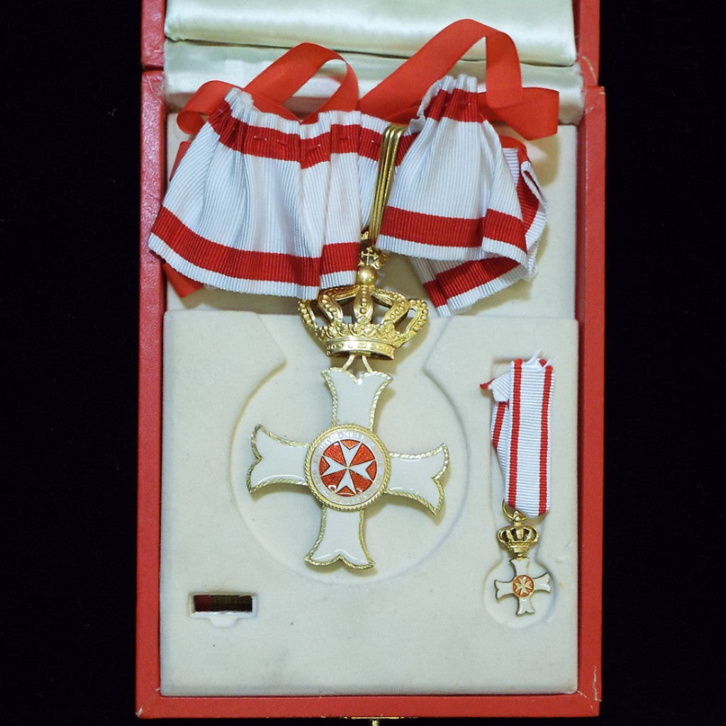 Order of Malta, Commander and miniature in box - BuyMilitaryMedals.com - 1