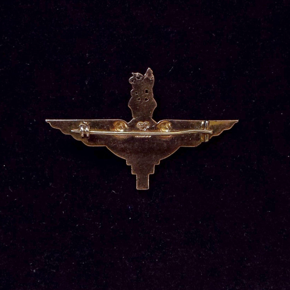 Para Badge, hallmarked 9ct gold, 1947-48