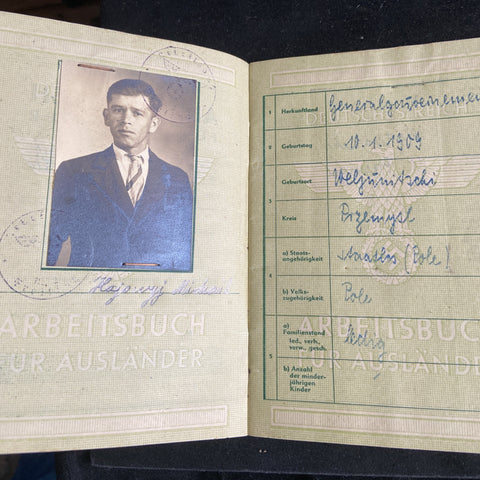 Nazi Germany, Arbeitsbuch für Ausländer, Labour Book for Foreigners, to a Polish man, with photo