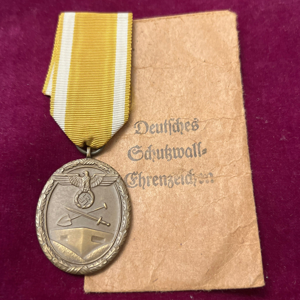 Nazi Germany, West Wall Medal, 1940-42, bronze, early issue, with original packet