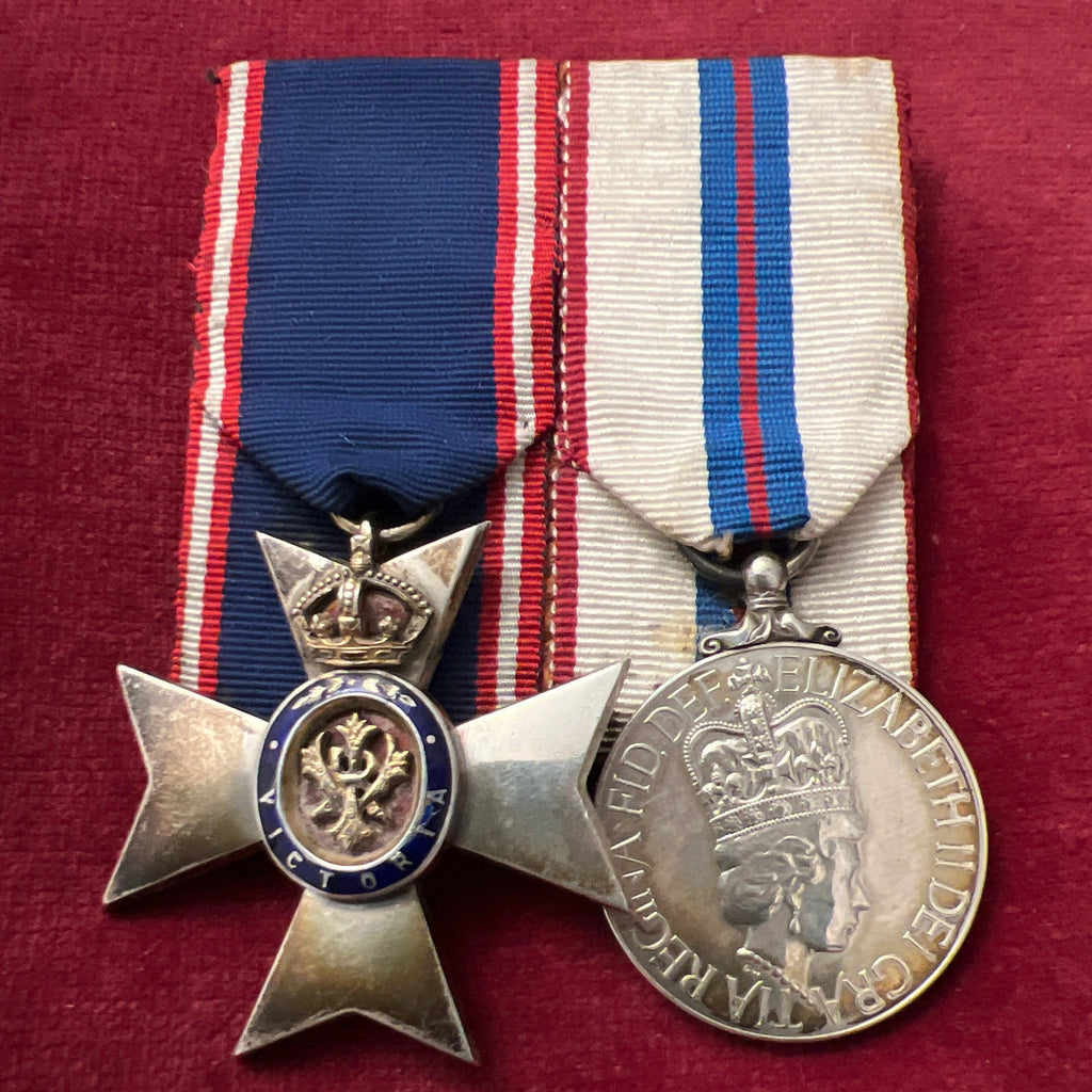 Royal Victorian Order - Member (MVO), 5th class/ Queen Elizabeth II Silver Jubilee Medal 1977 pair, possible research number 1414 on MVO