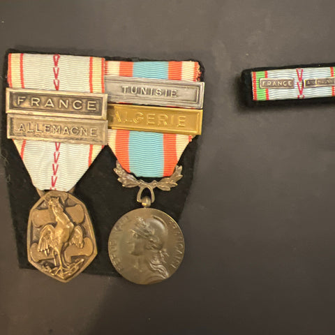 France, WW2 pair, War Medal with 2 bars: France & Allemagne, War medal with 2 bars: Algeria & Tunisia