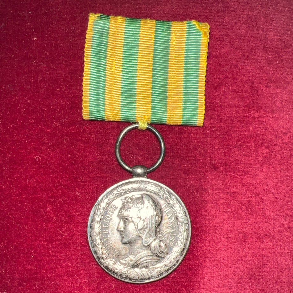 France, Tonkin Expedition commemorative medal, 1883-85, 6 campaigns on reverse, a good example