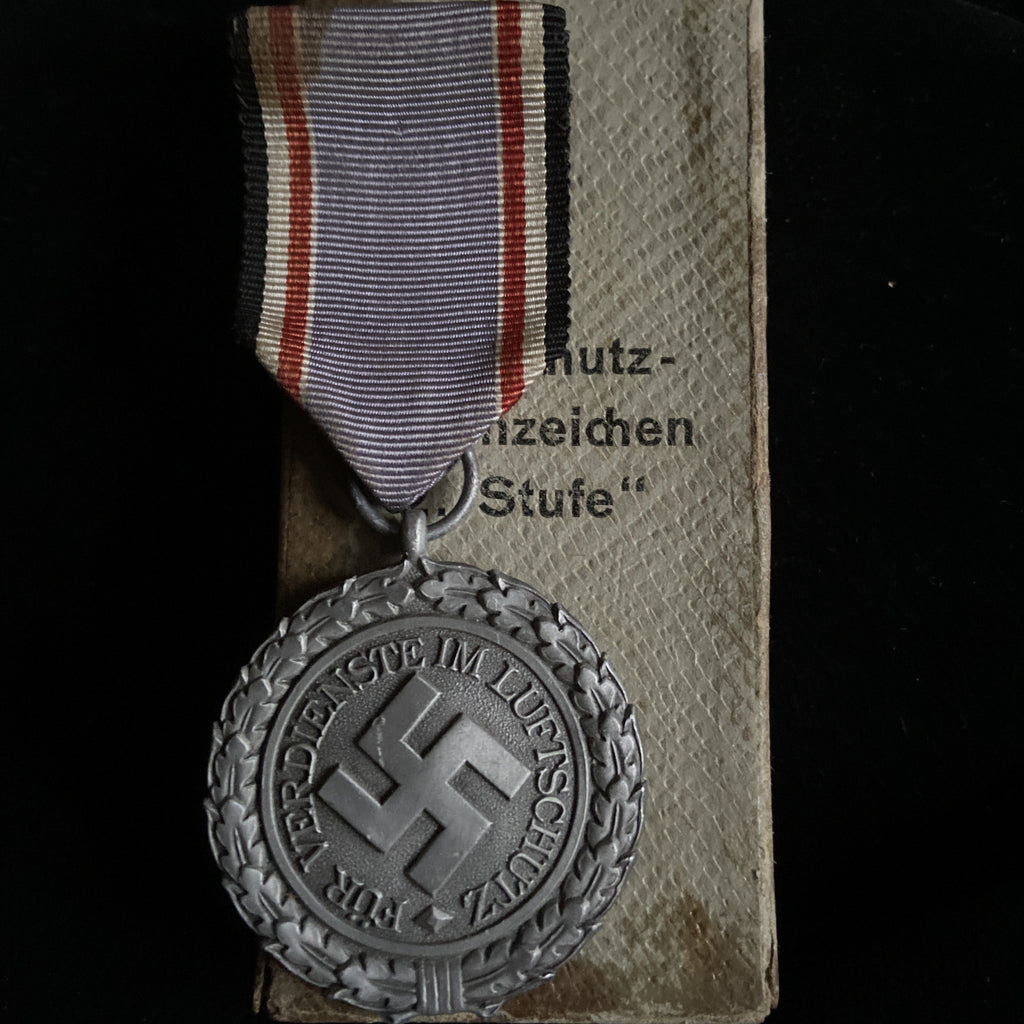 Nazi Germany, Luftschutz Medal, 2nd class, in original case