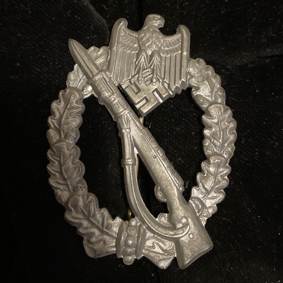 Nazi Germany, Infantry Assault Badge, a good example