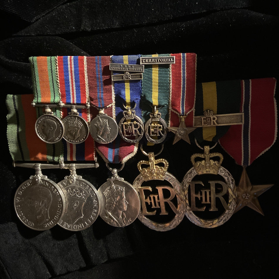 Unattributed WW2 group of 6 with miniatures, interesting group