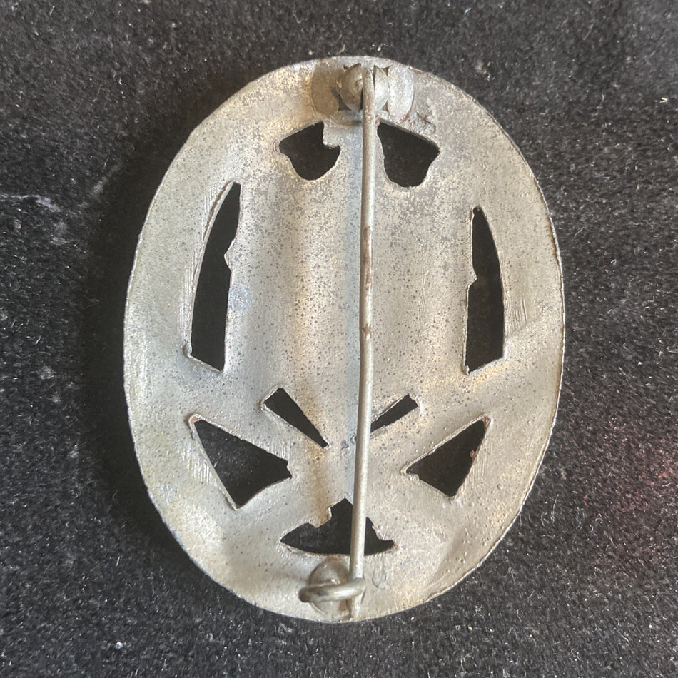 Nazi Germany, General Assault Badge, late war type, a nice example