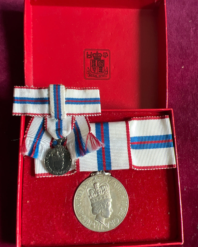 Queen Elizabeth II Silver Jubilee Medal, 1977, ladies, with miniature, in original box