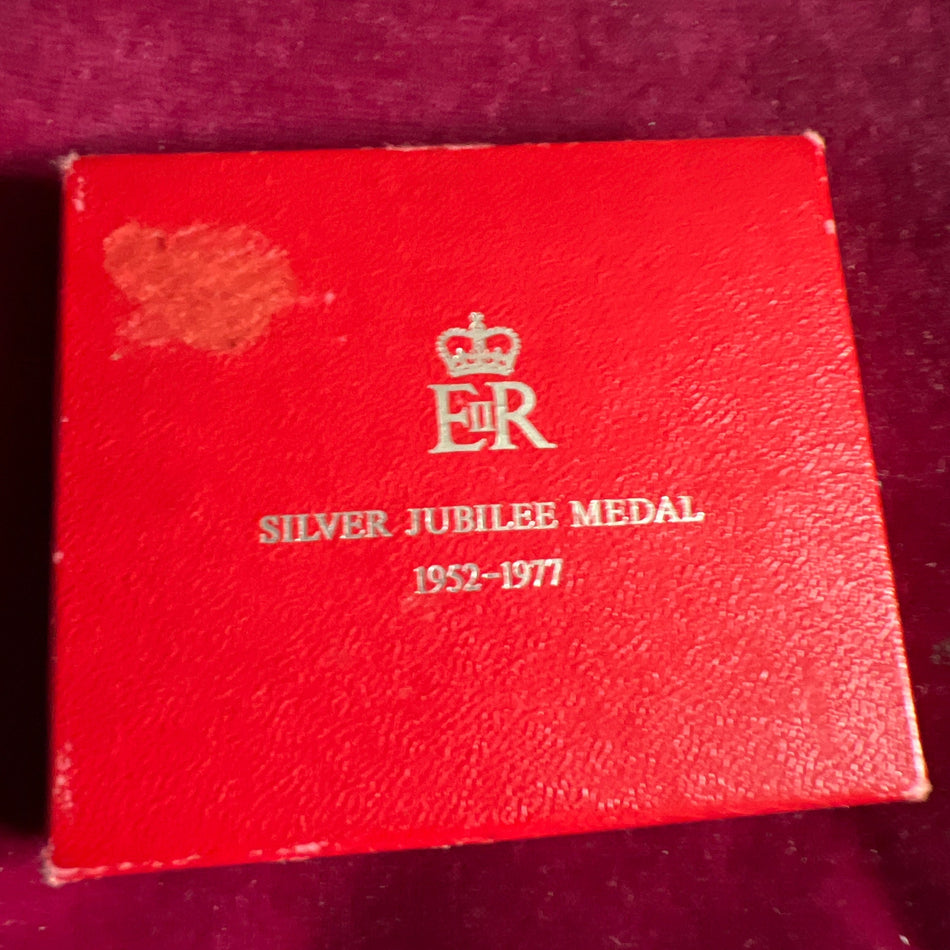 Queen Elizabeth II Silver Jubilee Medal, 1977, ladies, with miniature, in original box