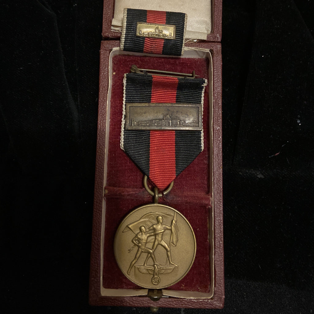 Nazi Germany, Entry into Czechoslovakia Medal, 1 October 1938, with Prague bar & miniature bar, in original box of issue