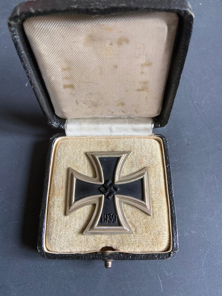 Nazi Germany, Iron Cross, 1st class, in box of issue, marked L/12