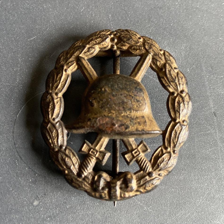 Germany, Wound Badge, gold grade, cut out type, some wear, scarce
