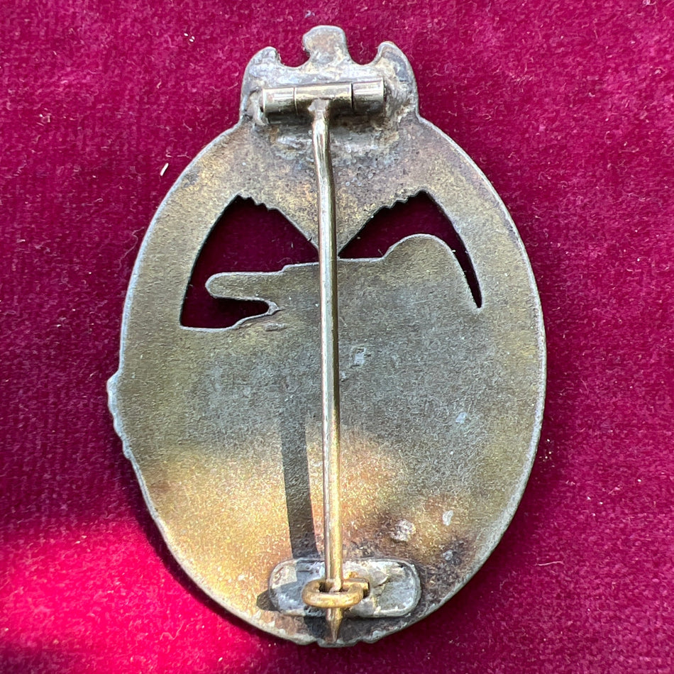 Nazi Germany, Tank Badge, bronze type, unmarked, small repair to pin, scarce