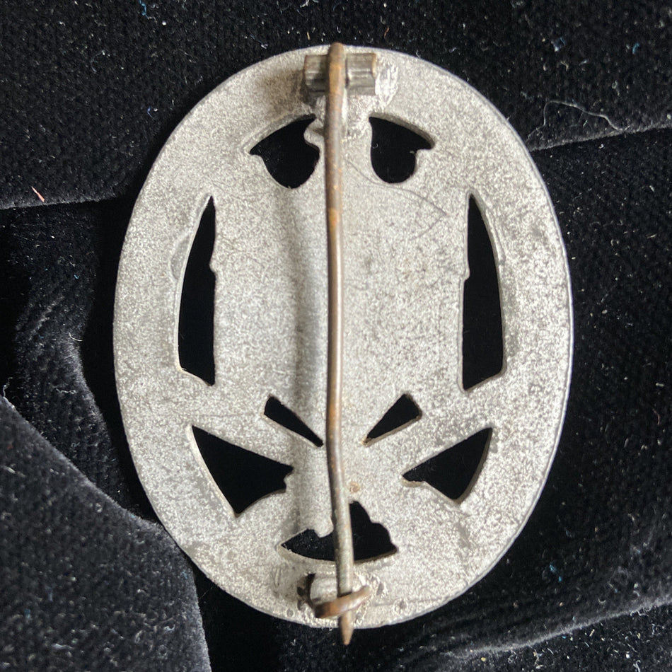 Nazi Germany, General Assault Badge, late war type, a good example