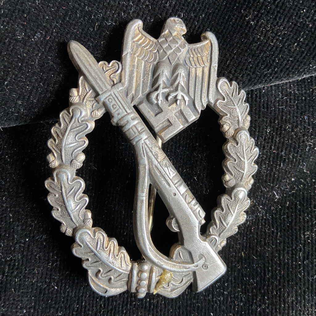 Nazi Germany, Infantry Assault Badge, small repair to hook