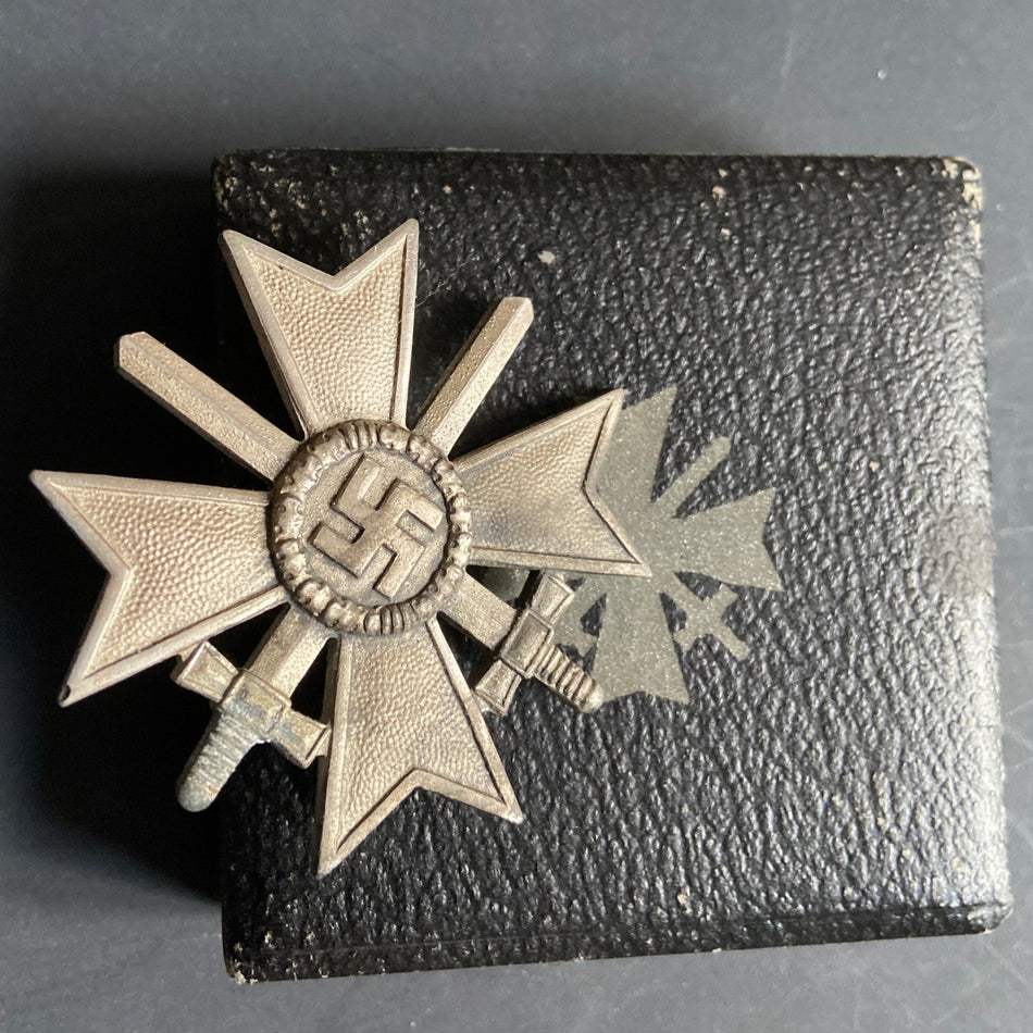 Nazi Germany, War Merit Cross with swords, 1st class, unmarked, in box of issue