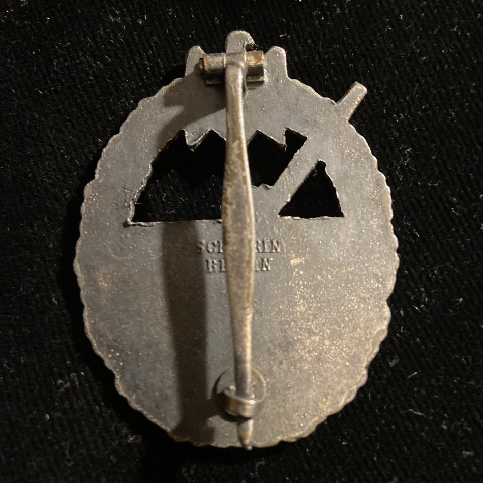 Nazi Germany, Coastal Artillery War Badge, marked Schwerin Berlin, some wear