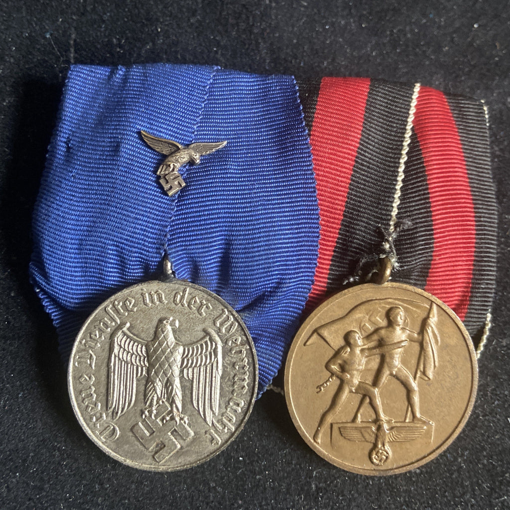 Nazi Germany, Luftwaffe pair, 4 Years Long Service Medal & Entry Into Czechoslovakia Medal, 1 October 1938