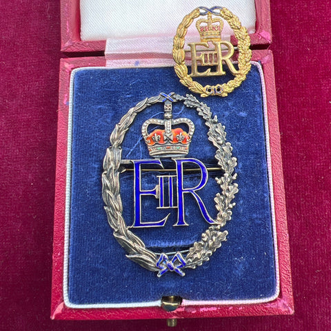 Army Chaplins' badge with miniature, Queen Elizabeth II, silver gilt