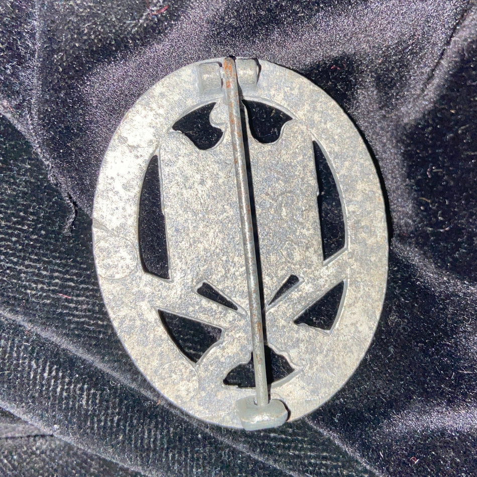Nazi Germany, General Assault Badge, late-war type, a good example