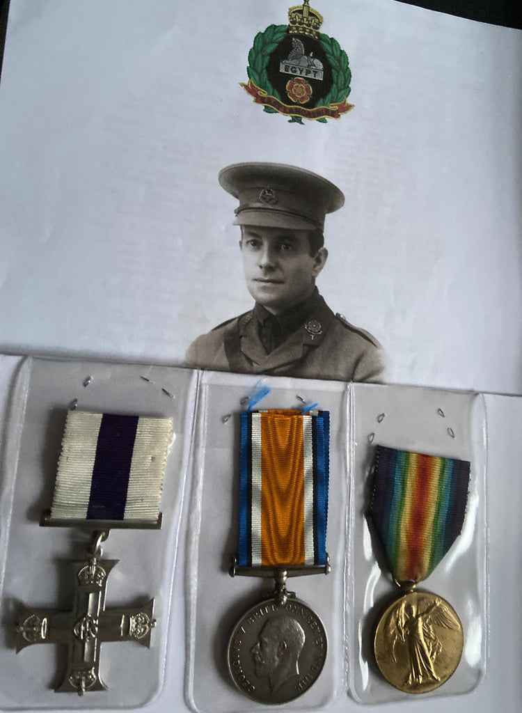 WW1 Military Cross trio to 2 Lieutenant Albert Charles Elliott, 1/5 East Lancashire Regiment. Wounded 12/01/1918, MC for gallantry, Riencourt, August 1918, for capturing machine gun crew, enabling the advance to continue. Includes history, see description