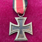 Nazi Germany, Iron Cross 1939-45, with original ribbon, maker marked no.55, plus ribbon bar, some rust