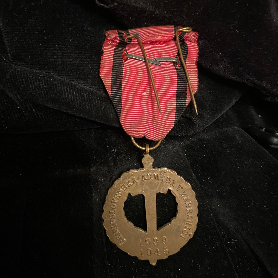 Czechoslovakia, WW2 War Medal with bar for service in Russia & bar for tunic