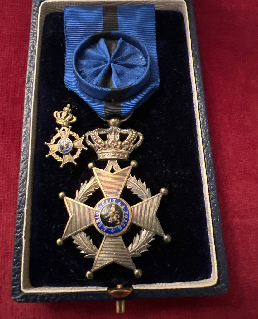 Belgium, Order of Leopold, 4th class, officer, WW1 example, in original case with miniature