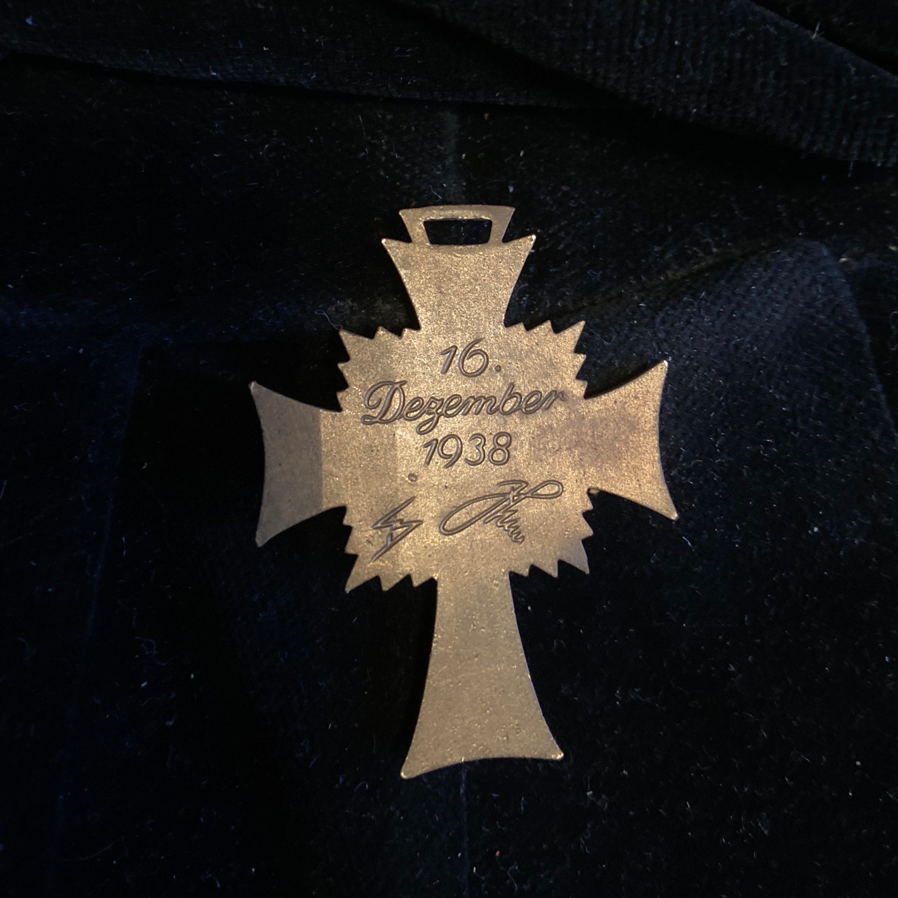 Nazi Germany, Mother's Cross, bronze – BuyMilitaryMedals.com