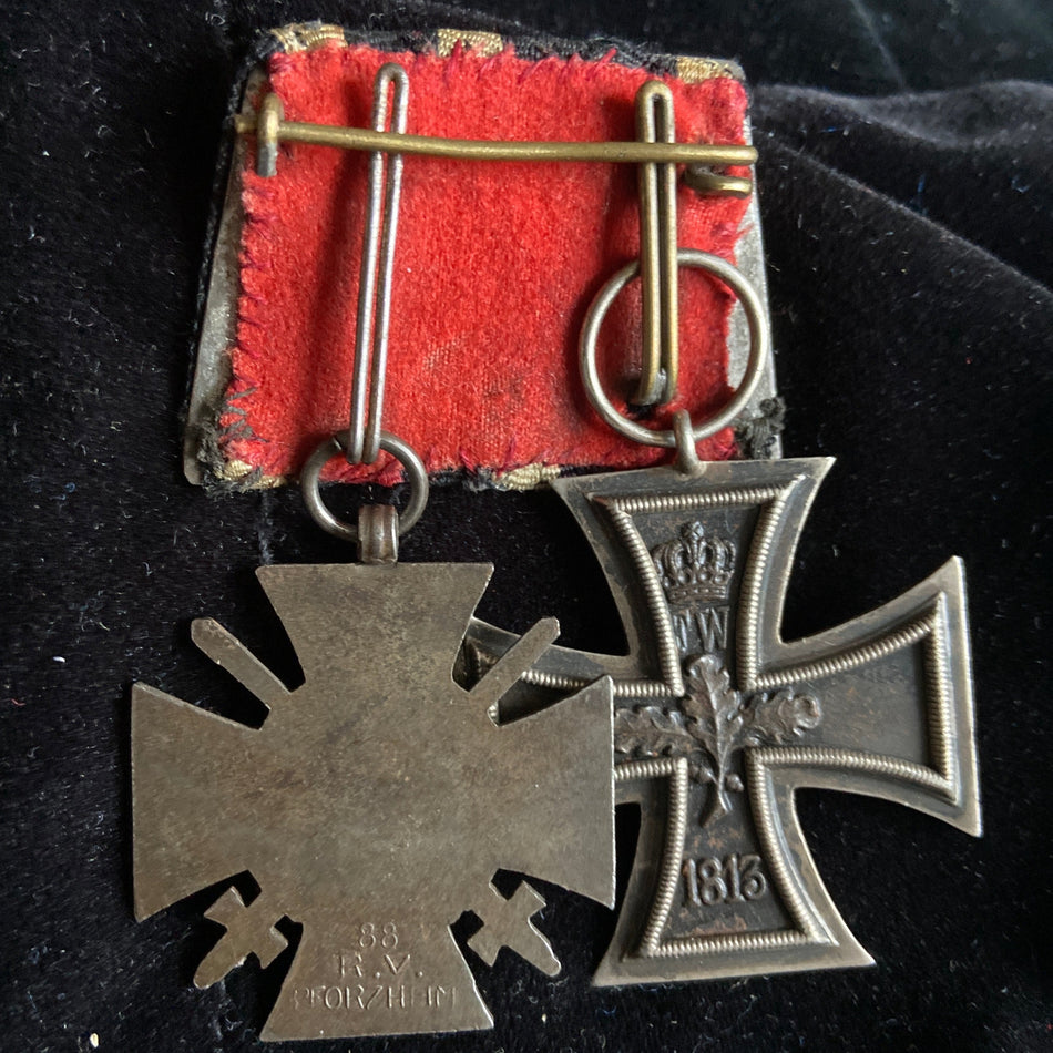 Germany, WW1 pair, Iron Cross & Cross of Honour (maker marked)